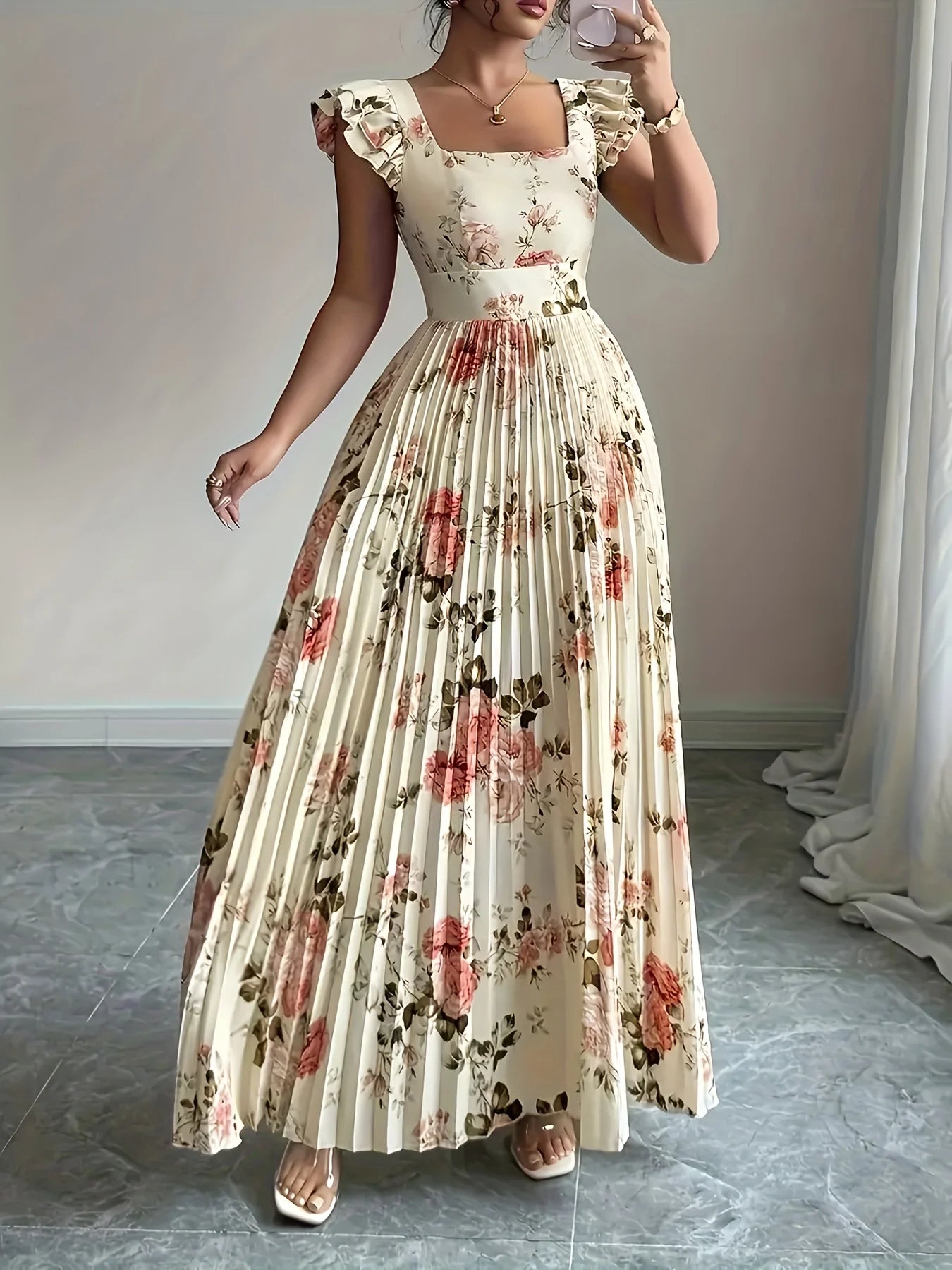 Elegante vestido midi plisado floral beige con cuello cuadrado
