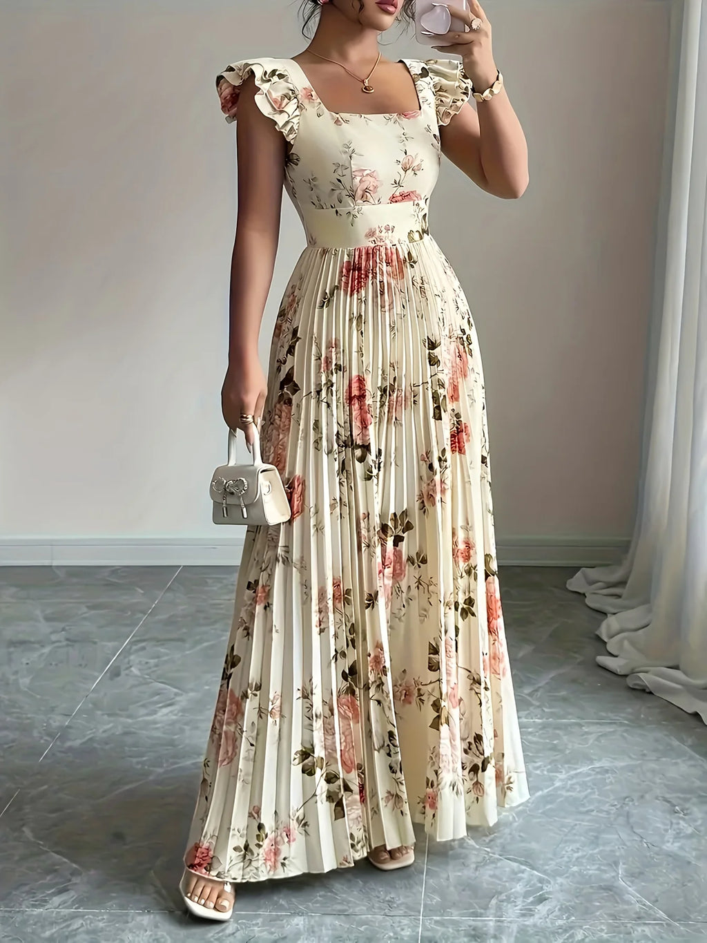 Elegante vestido midi plisado floral beige con cuello cuadrado